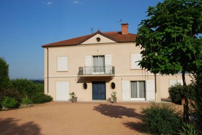 Villa neuve reproduite dans le style ancien